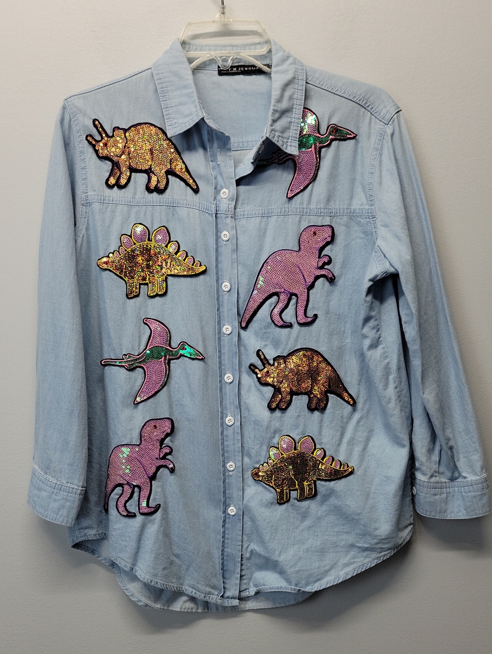 Dinosaur sequin patch button down womens shirt Large (fits medium)